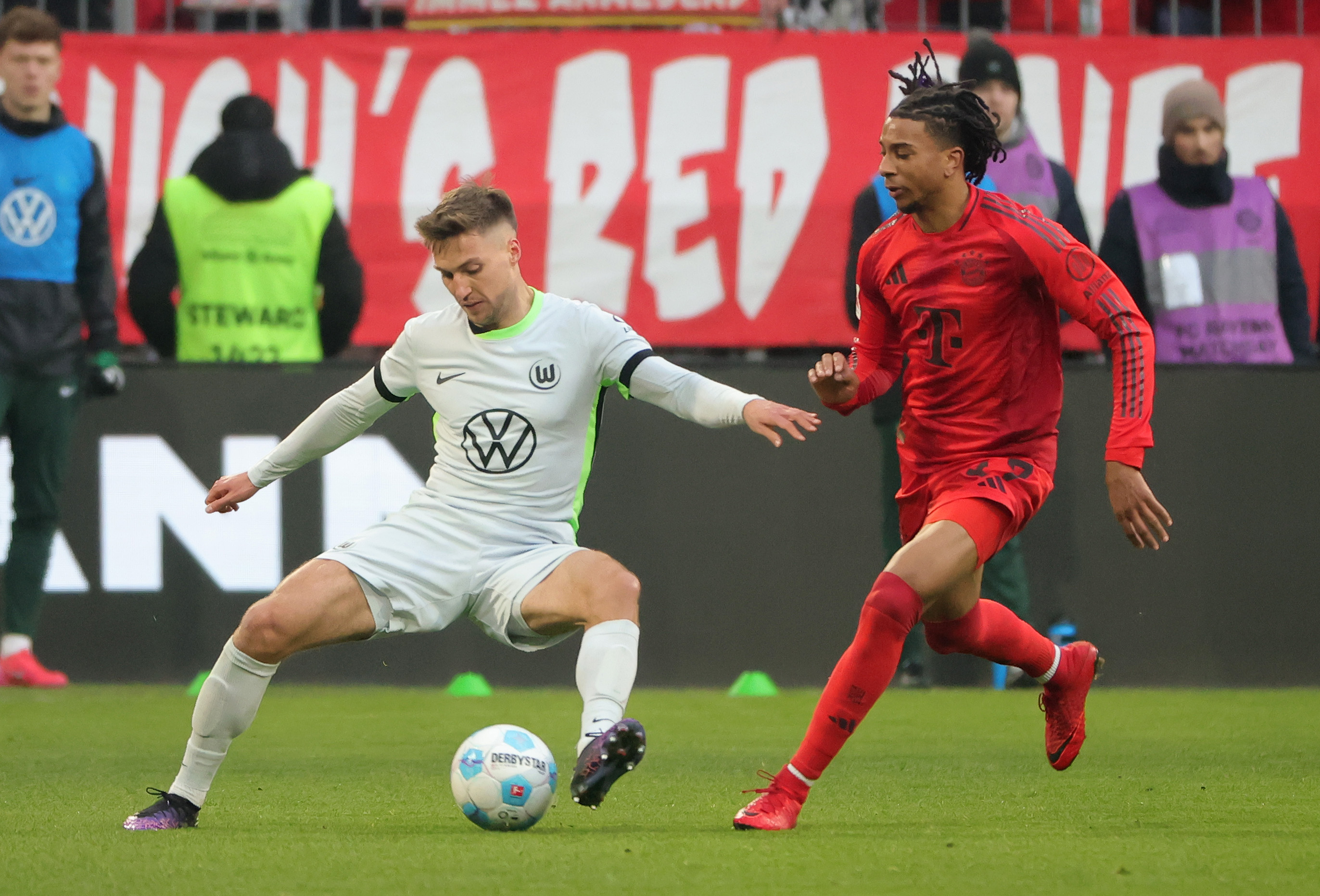 包含沃尔夫斯堡连胜中，德甲竞争愈加激烈的词条