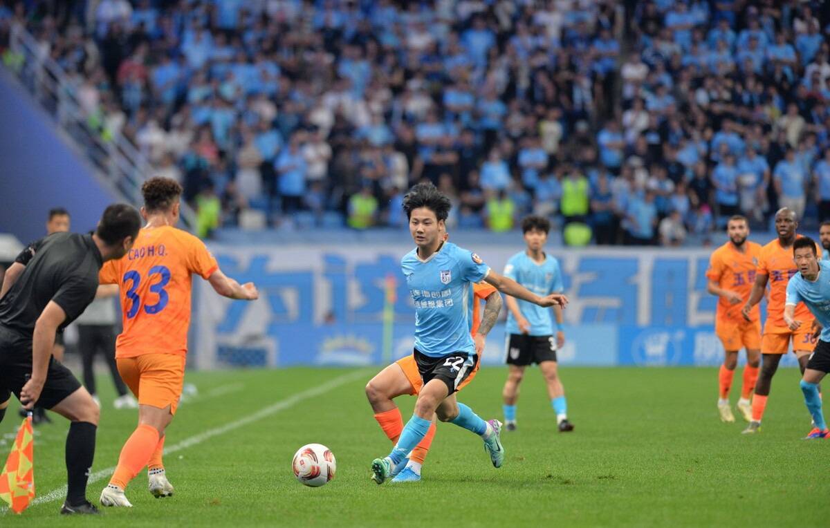 包含大连一方新援助攻助球队取胜，上演标志性进球的词条