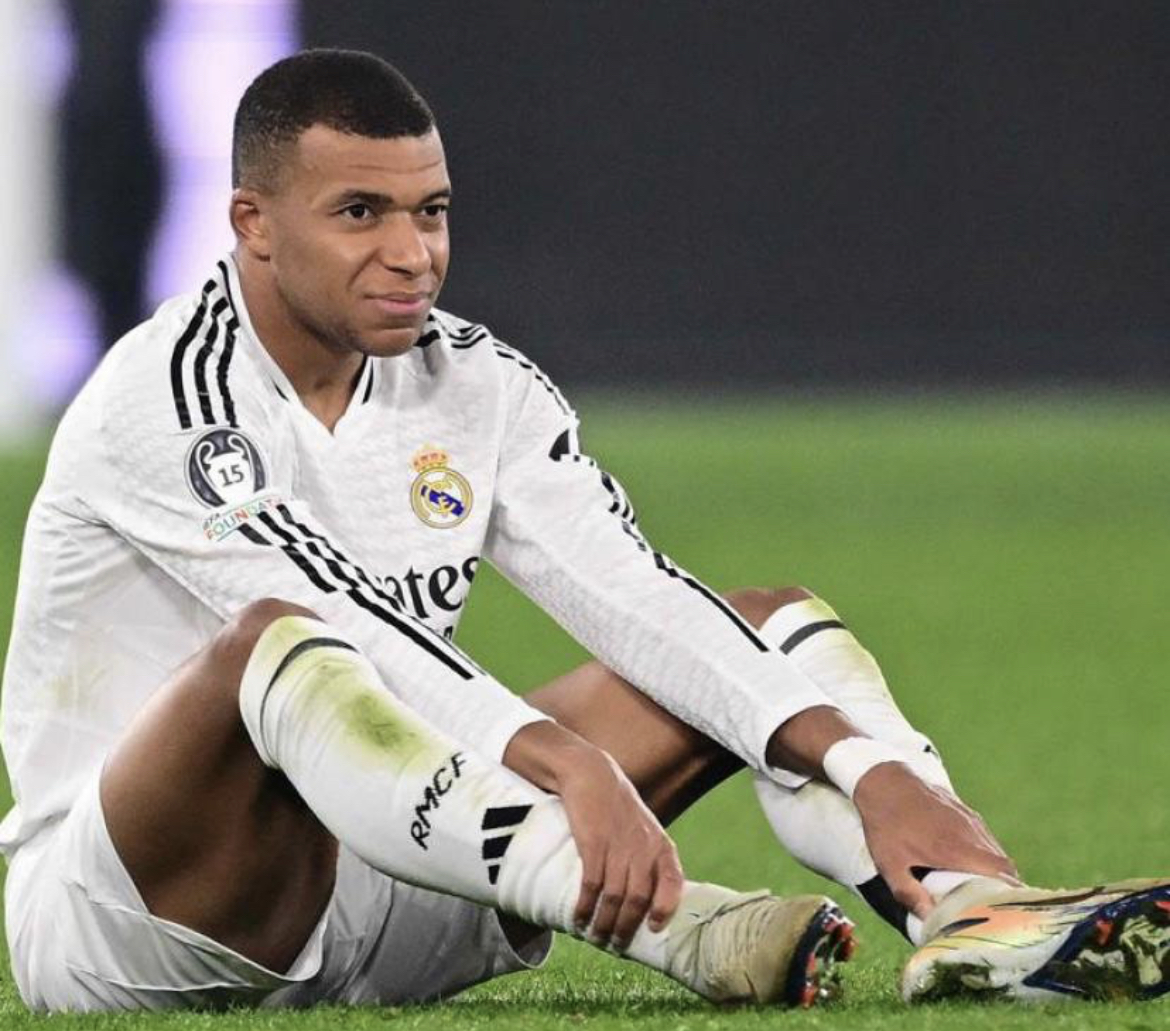 包含欧洲杯预选赛极速决胜负：球员表现出色的词条