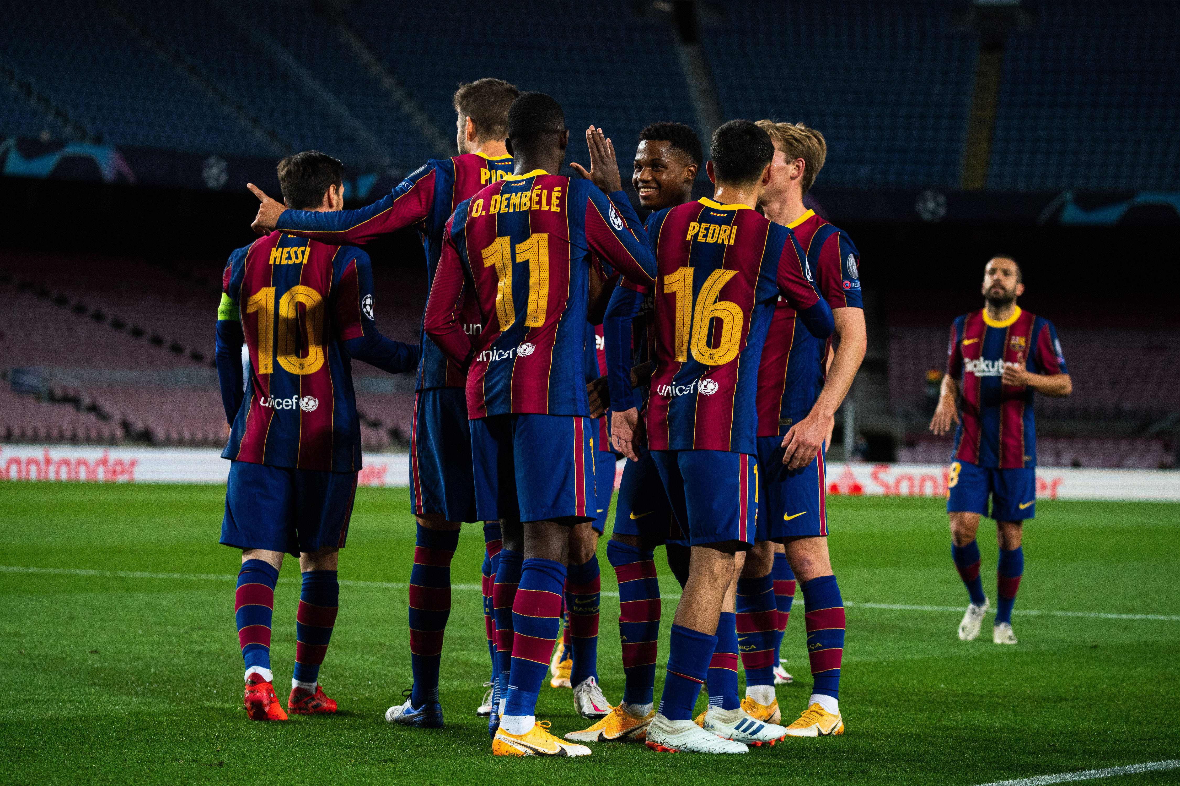 欧国联比赛：巴塞罗那大胜皇马锁定西甲冠军的简单介绍