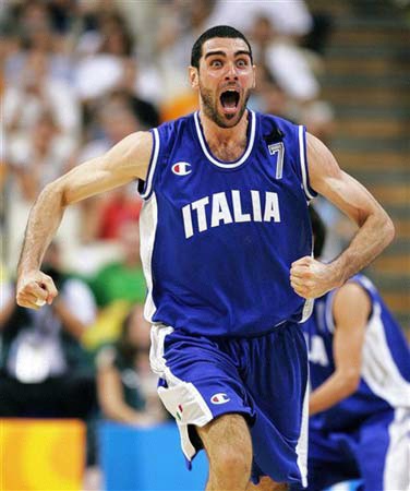 意大利主场战胜立陶宛，豪取胜利