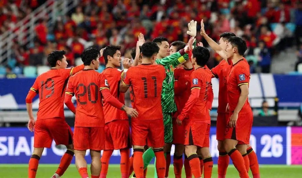 包含亚洲杯终于开幕，球迷期待冠军归属的词条