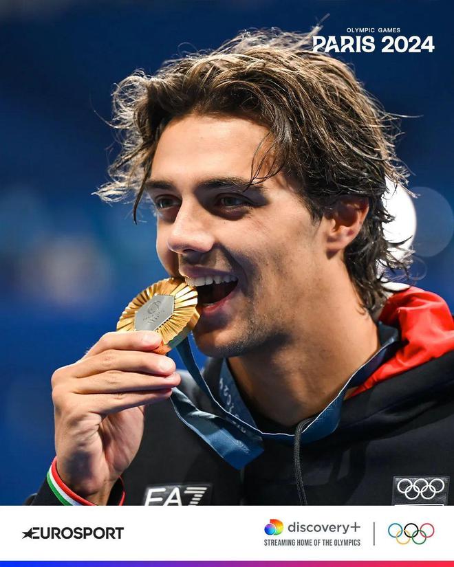 意大利代表团获得游泳比赛冠军