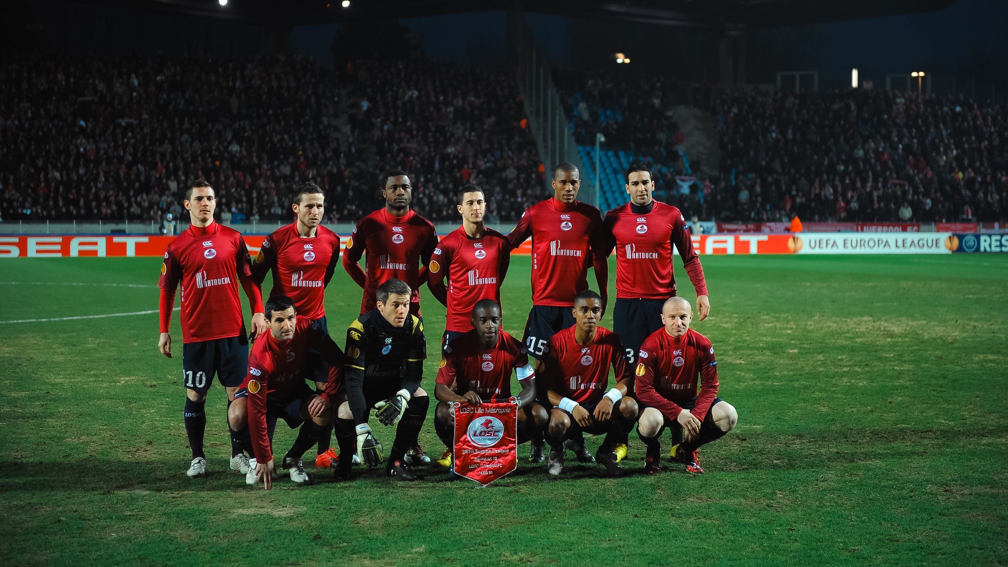 里尔球员集体训练备战重要比赛