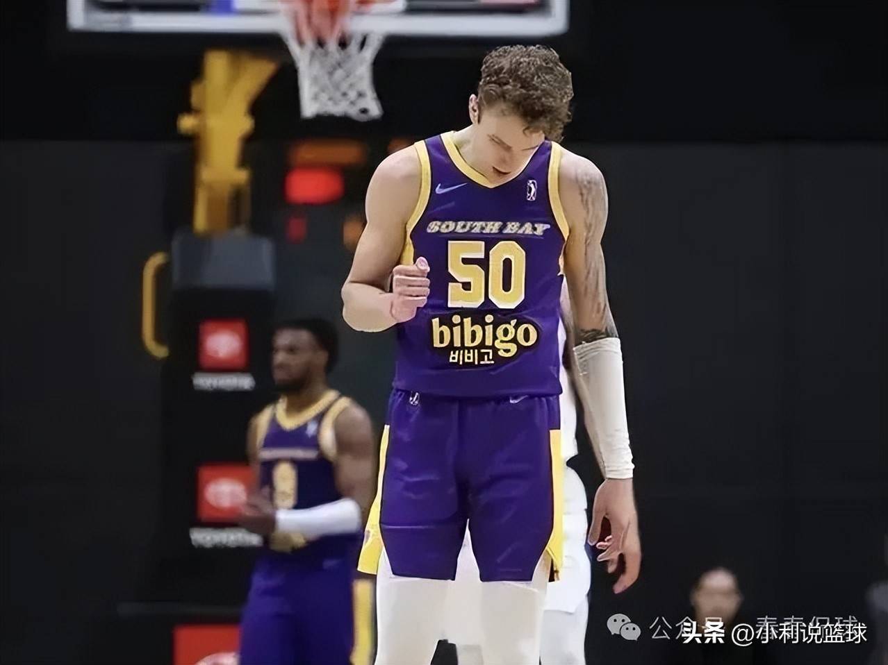 湖人B队横扫塞尔维亚男篮，哈登完成帽子戏法的简单介绍