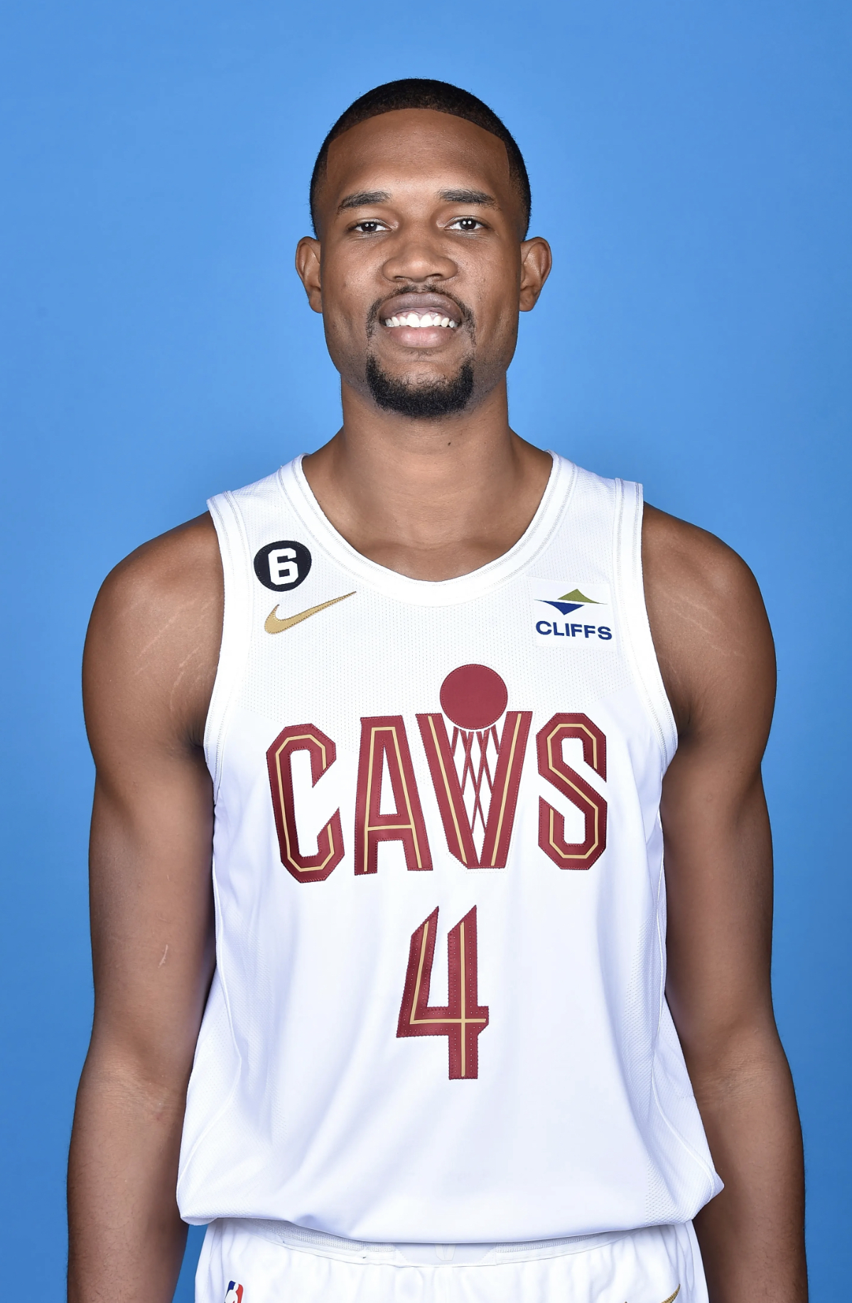 森林狼主帅莫里斯舍身保护球员，备受赞誉的简单介绍