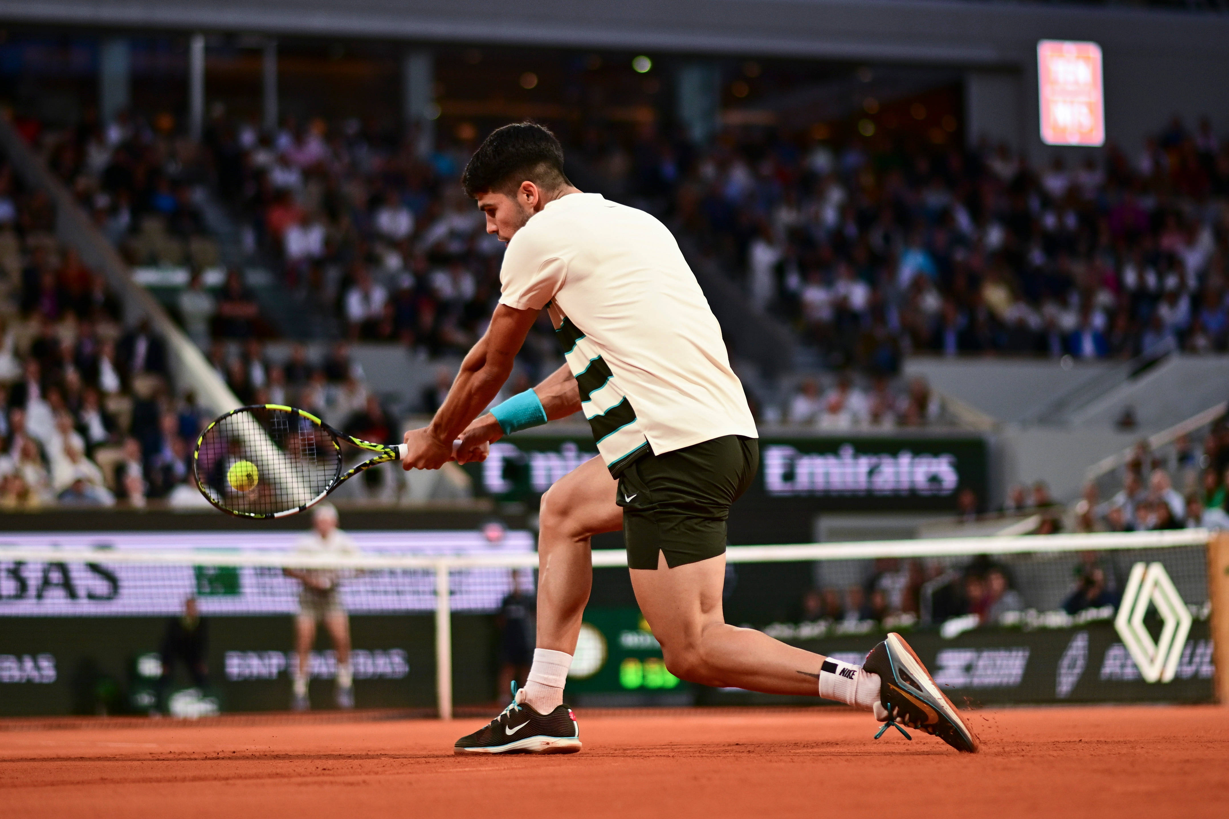 法国网球队险胜西班牙网球队,阿尔卡拉斯完成帽子戏法的简单介绍 法国网球队险胜西班牙网球队,阿尔卡拉斯完成帽子戏法的简单介绍