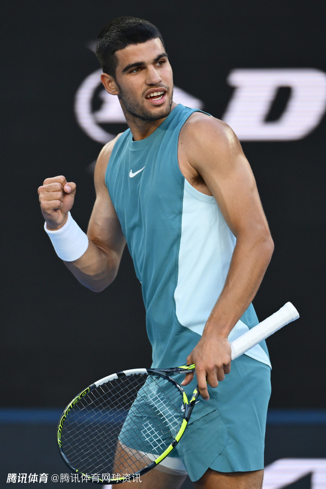 关于澳大利亚网球队逆转日本网球队，阿尔卡拉斯高光表现的信息