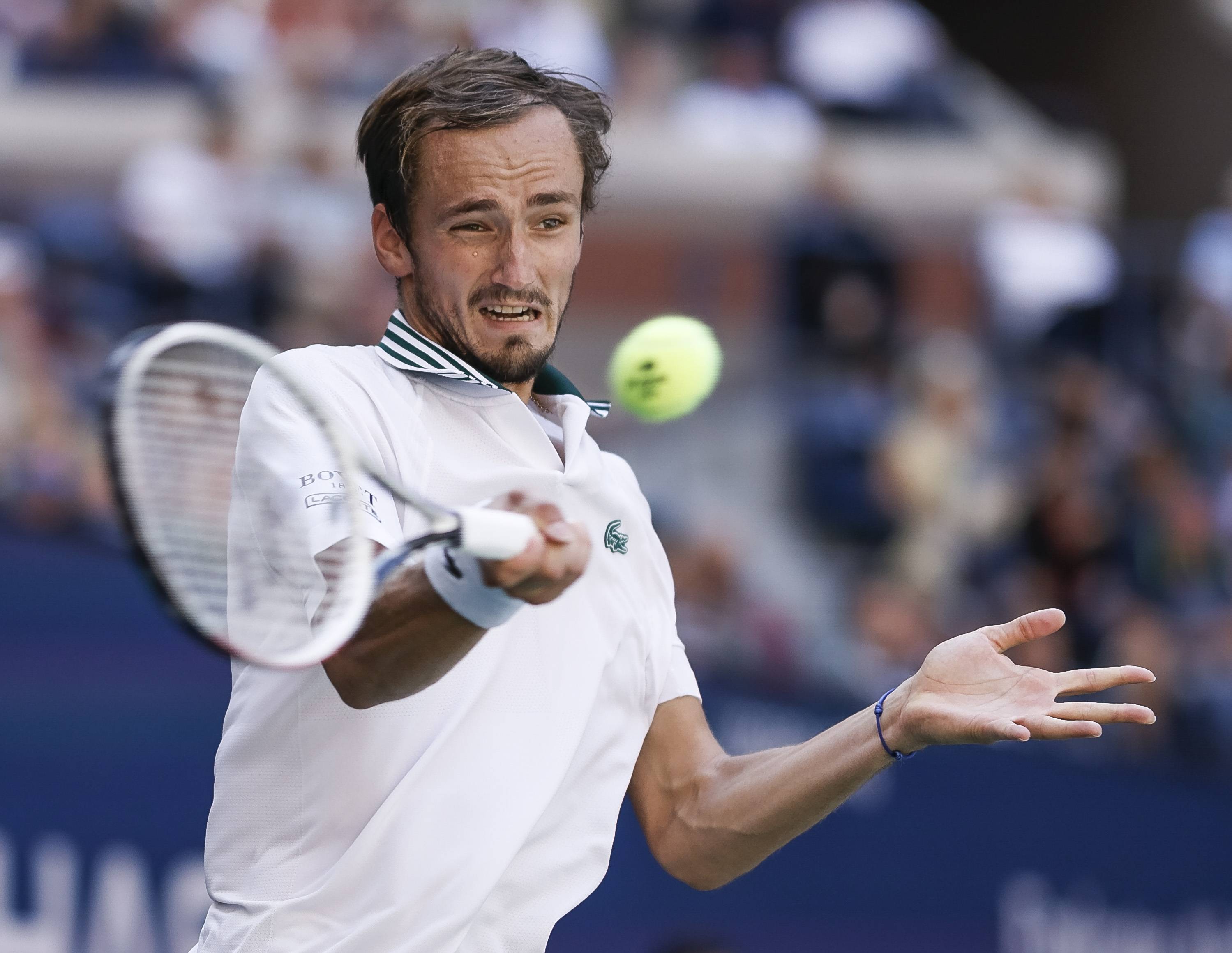 欧洲网球队险胜德国网球队，梅德韦杰夫关键制胜的简单介绍