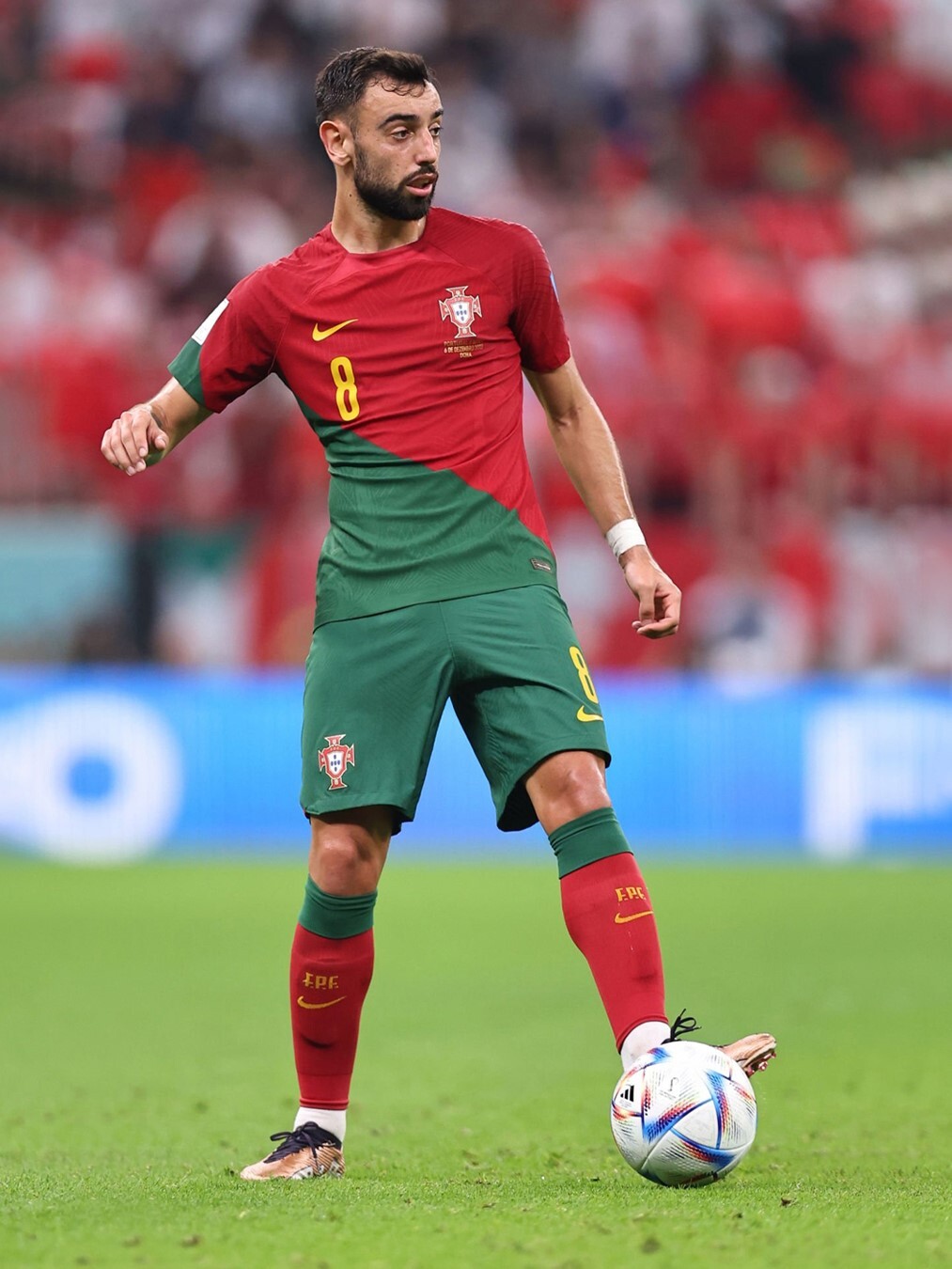 包含葡萄牙队翻盘瑞典队，奥恰洛夫点燃赛场的词条