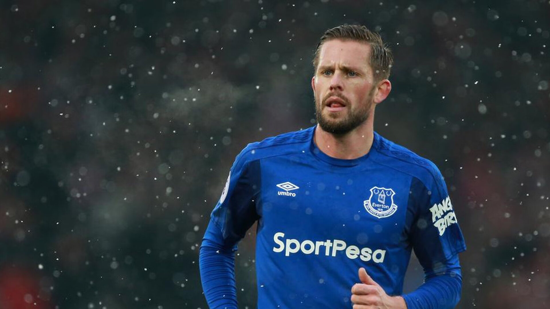 超现实的竞技日,当深圳队压哨绝杀凯尔特人,伦纳德在F1街道赛接管比赛